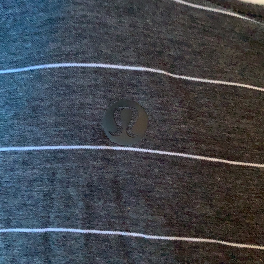 Lululemon tshirt - Picture 6 of 6